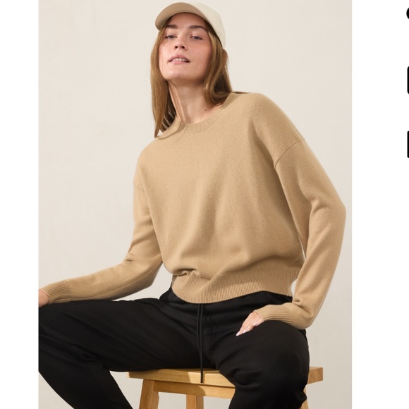 Athleta Sweaters - Athleta Alpine Crewneck tan cropped Sweater, XS